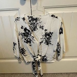 White and Black floral tie Blouse Size Large